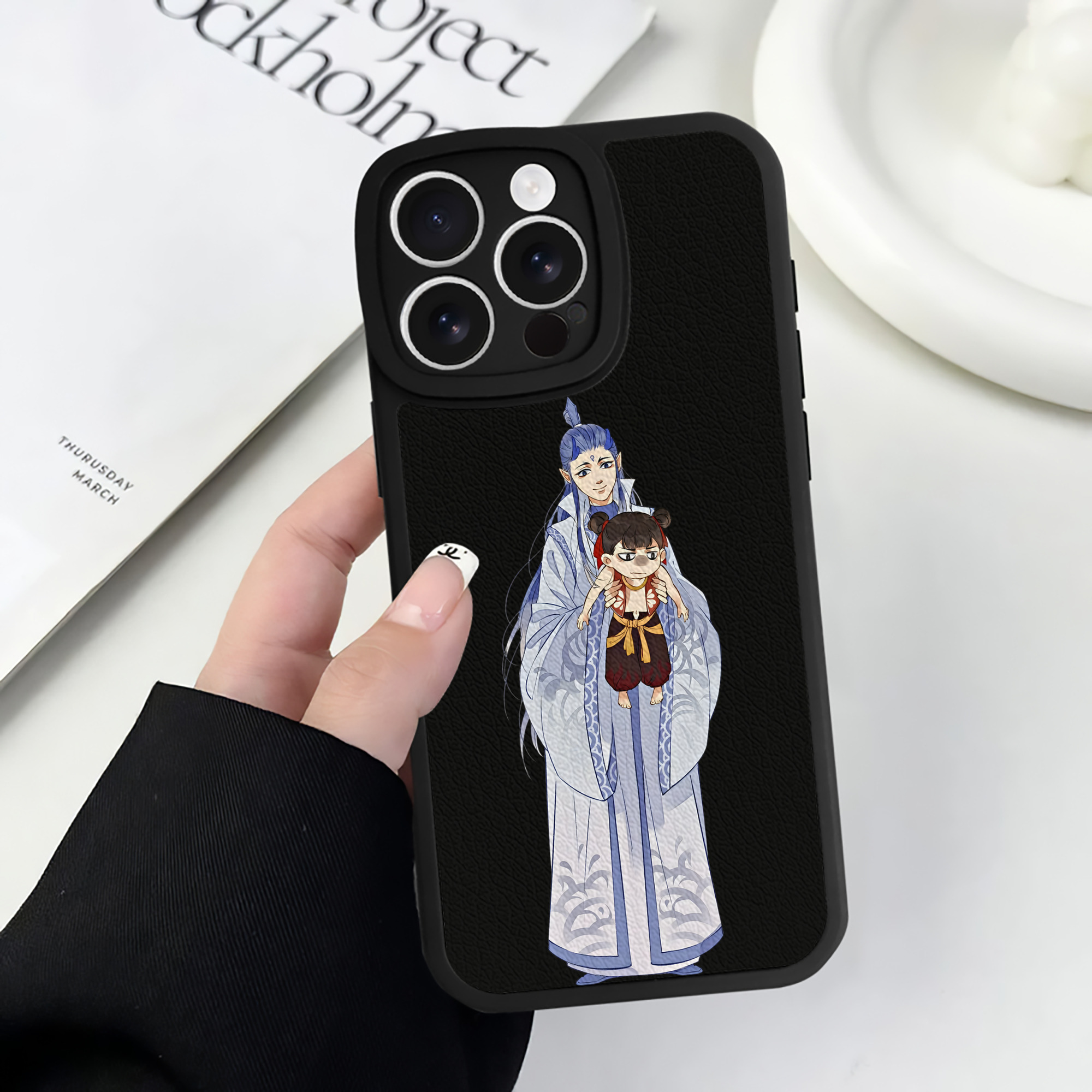 （画像用） Ne Zha 2 ナタ 魔童の大暴れ 【iPhone 16シリーズ対応】シリコンスマホケース（レザー調） 材質：シリコン